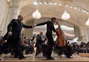 Concert avec l'orchestre de la Philharmonie Slovaque, H.Dutilleux - Tout un monde lointain - direction Fabrizio Ventura